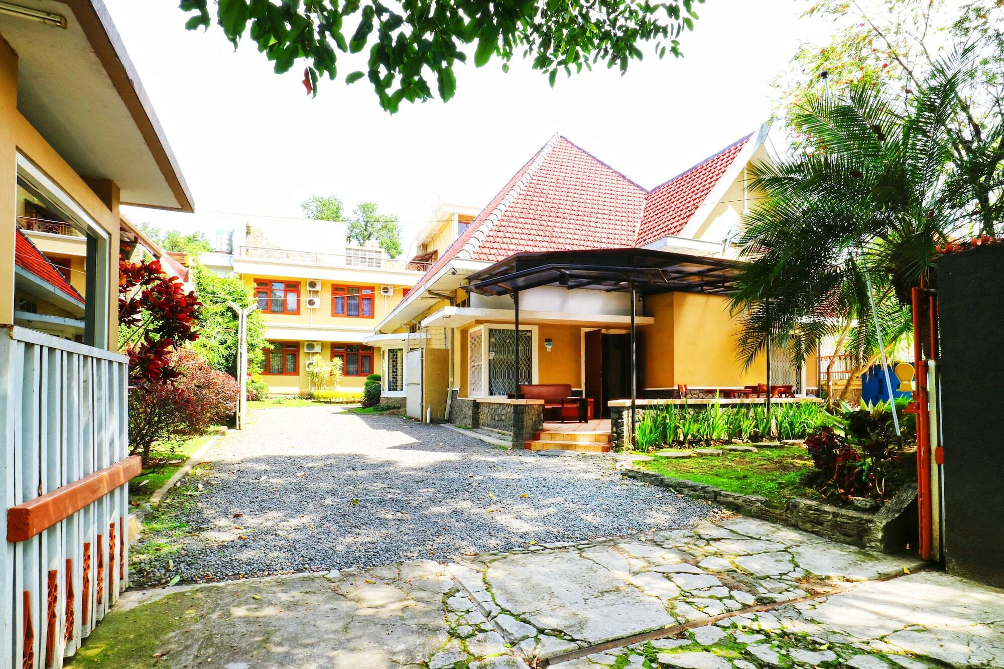 Reddoorz Plus Near Brawijaya Museum Malang Exterior foto